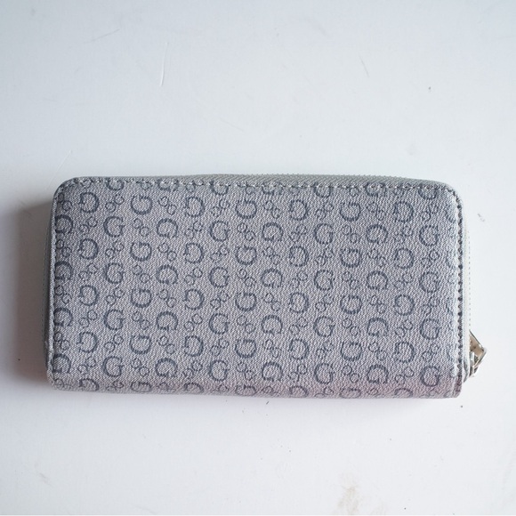 Guess Wallet Zip Top Clutch Gray Logo Tan Inside Gently Used Coin Purse SO CUTE! - Picture 4 of 9